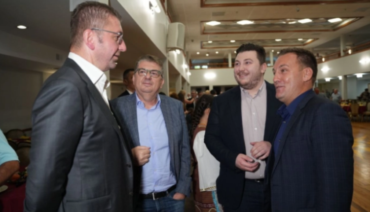 Mickoski në takim me diasporën në Nju-Jork: Të bashkohemi në ndërtimin e së ardhmes së Maqedonisë