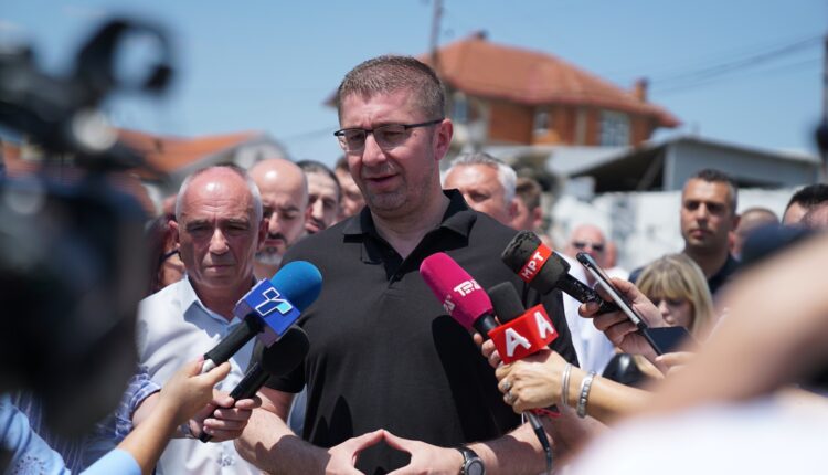 Mickoski: Filloi ndërtimi i rrugës në hyrje të Manastirit, vitin e ardhshëm komuna do të fitojë mbi 14 milionë euro për projekte