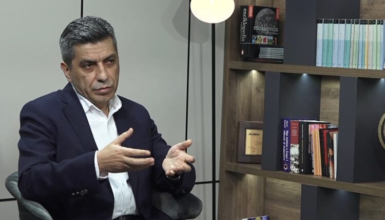 Mexhiti fton mërgimtarët në takim në Çarshinë e Shkupit