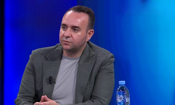 “O sot o kurrë, të bashkuar në betejë!”- Ish deputeti i PD për protestën e 11 korrikut: Duhet qeveri teknike! Vjedhja është kthyer në sistem