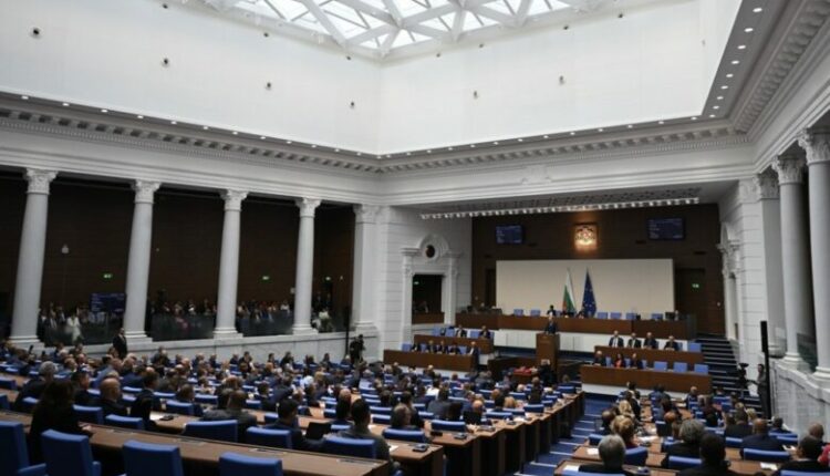 Parlamenti bullgar kundërshtoi propozimin për të formuar një qeveri të re koalicioni