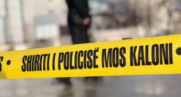 16-vjeçari plagoset me armë në kokë, dyshohet se aksidentalisht u qëllua nga familjari i tij polic në Dubravë