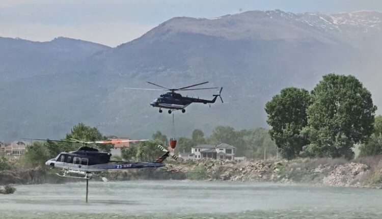 Një helikopter i Armatës u përfshi në shuarjen e zjarrit në Negotinë