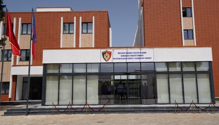 KËRCASIN ARMËT NË SHKODËR/ Një person qëllon drejt … Arrestohet autori i dyshuar, i vëllai dhe djali i xhaxhait