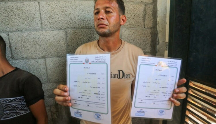 Babai nga Gaza kishte shkuar për të marrë certifikatë për binjakët e sapolindur, por kur është kthyer, ata ishin vrarë
