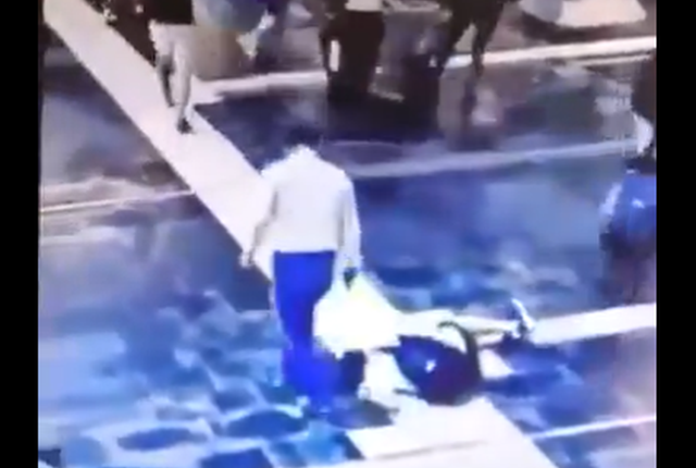 Vr*asje me armë në stacionin e trenit në Frankfurt. Video me pamjet kur autori qëllon një person