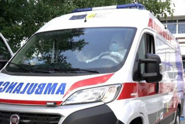 E rëndë në Tiranë/ Hidhet nga kati i 5-të i pallatit, humb jetën e moshuara