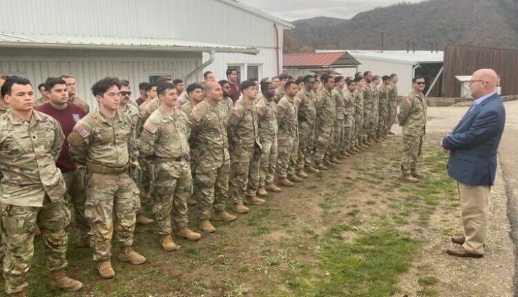 Hovenier: Hapja e urës në Mitrovicë rrit mundësinë e dhunës në të cilën rrezikojnë edhe ushtarët amerikanë