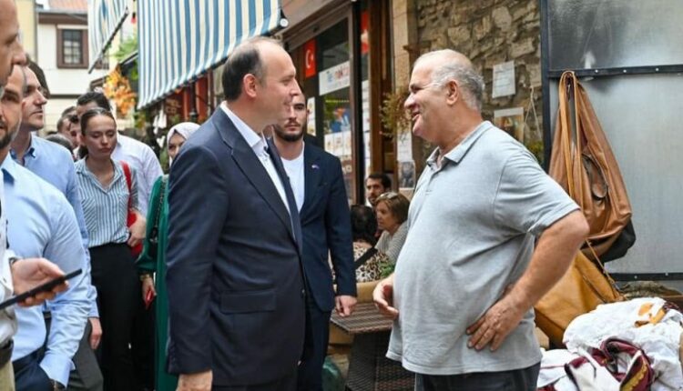 Kryeparlamentari Gashi viziton Çarshinë e Vjetër: Dialog të hapur për një shoqëri më të bashkuar