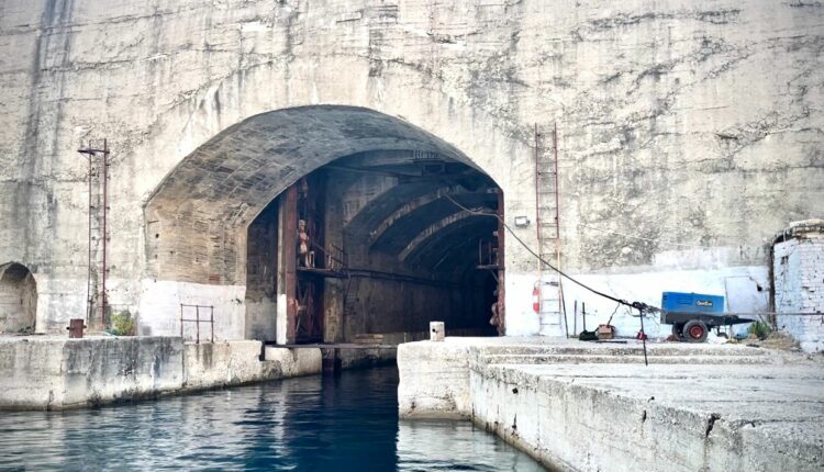 Hapet pas 32 vitesh tuneli nënujor i Porto Palermos, Rama: Rijetëzojmë godinat ushtarake e muze për Luftën e Ftohtë, e kthejmë destinacion turistik