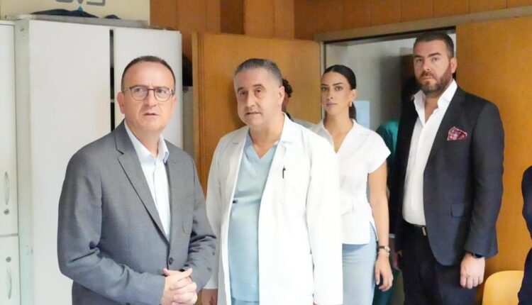 Ministri Taravari vizitoi klinikën e Urologjisë dhe Hematologjisë