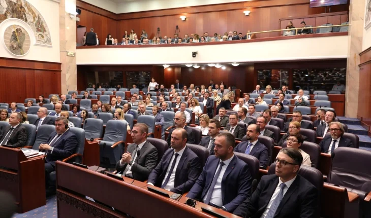 Me 71 vota Për, u miratuan ndryshimet e Ligjit për kujdesin shëndetësor, me të cilin shfuqizohen drejtorët ekonomikë