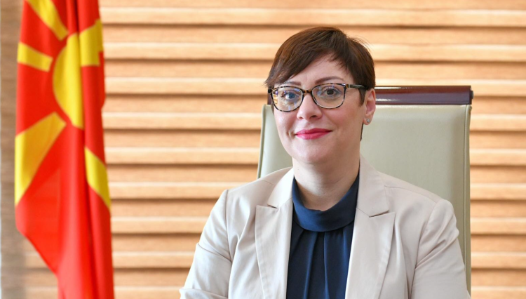 Nëse ulen pagat largohem nga posti, thotë ministrja e Financave Koçovska