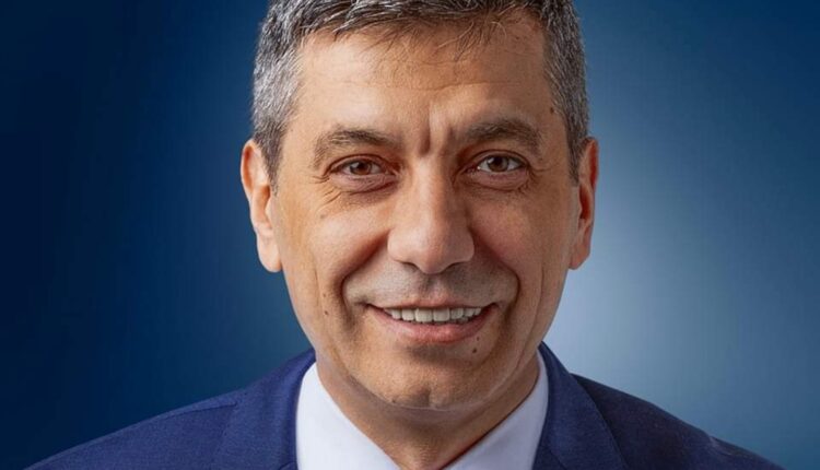 Skandali me Vjosa Osmanin, reagon Izet Mexhiti