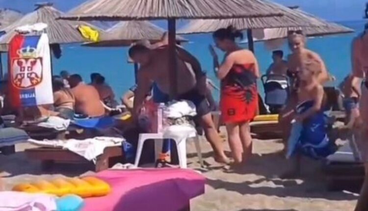 VIDEO e turpshme/ Serbët përzënë nga plazhi familjen shqiptare, shikoni si provokohen…