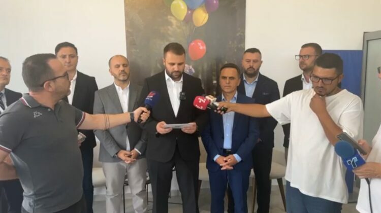 300 vende të reja pune për rajonin e Pollogut, Ministri Durmishi i dorëzon lejen e punës fabrikës Kiel Maqedoni