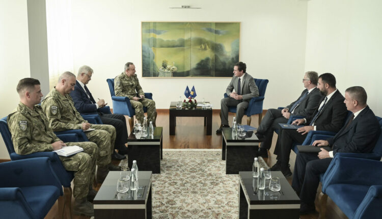 Qeveria insiston në hapje të Urës së Ibrit, KFOR do dialog politik dhe koordinim