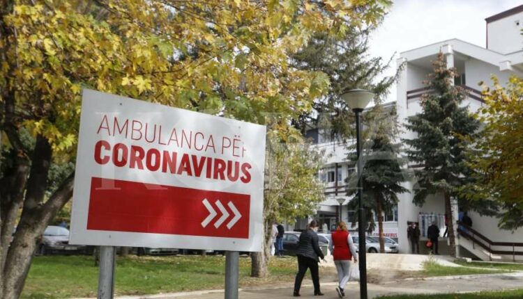 Vdesin dy pacientë në Klinikën Infektive, ishin të prekur edhe nga COVID-19