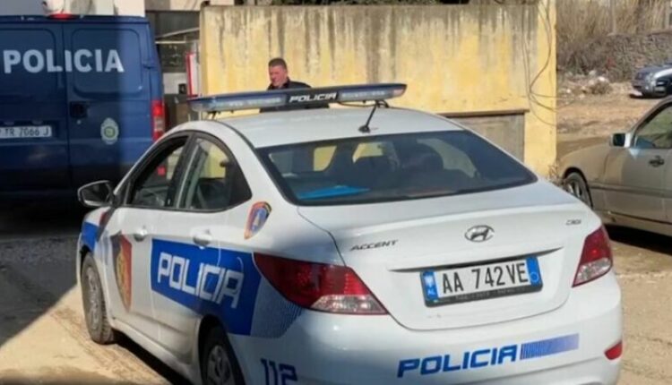 Akuzohet se dhunoi babanë, arrestohet i riu në Pogradec