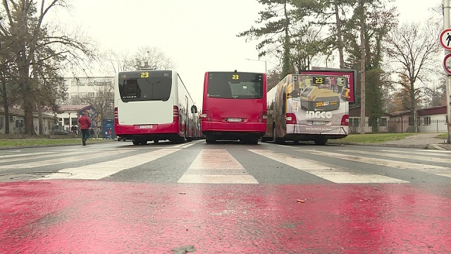 Kaosi me transportin publik dhe mbeturinat në Shkup, Këshilli i qytetit nesër debaton mbi këto problematika