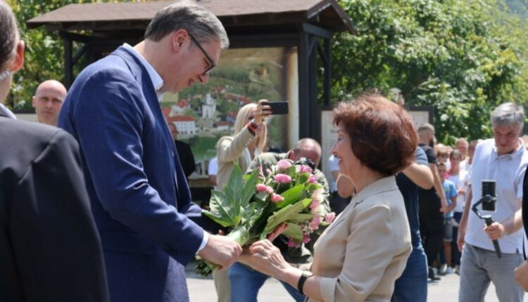 “Ndjehuni si në shtëpinë tuaj”, Vuçiq mirëpriti presidenten Siljanovska në manastirin “Shën Prohor Pçinjski”