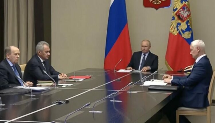 Sulme të fuqishme brenda territorit të Rusisë – Putin shfaqet nervoz dhe në panik gjatë takimit të Këshillit të Sigurisë