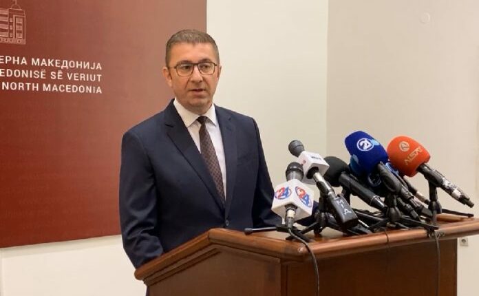 Mickoski: Ish zyrtarët e lartë, me miliona dollarë, punojnë në konflikte ndëretnike