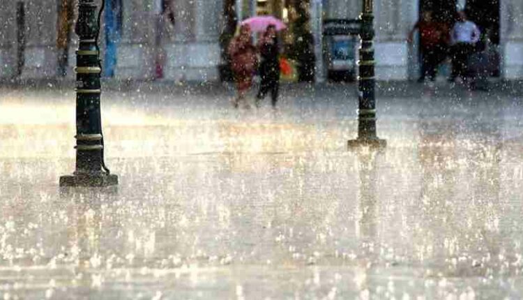 Temperatura deri 36 gradë, pasdite reshje të rrëmbyeshme të shiut dhe bubullima