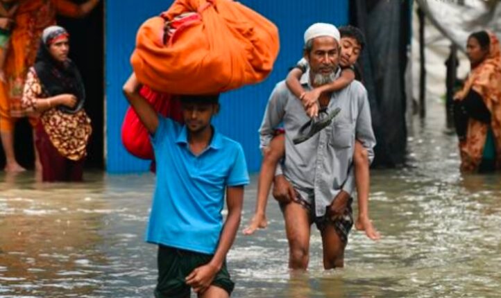 India mohon se ka shkaktuar përmbytjet në Bangladesh, pas përmbysjes së qeverisë