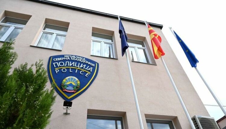 Kumanovarja ka denoncuar në polici kunatin e saj, i cili e ka kërcënuar me një mjet të mprehtë dhe i ka rrahur familjarët