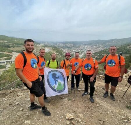 SHBA “Karadaku” nga Kumanova mori pjese në marshin për nder të 7 shtatorit-Kushtetutës së Kaçanikut