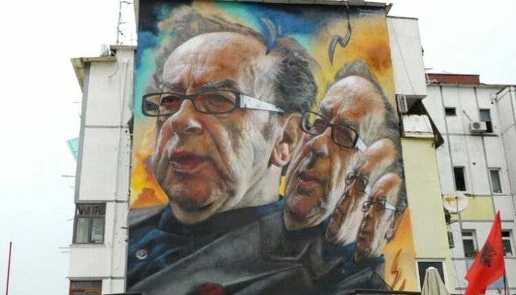 Një mural për Kadarenë nga argjentinasi Maximiliano Bagnasco