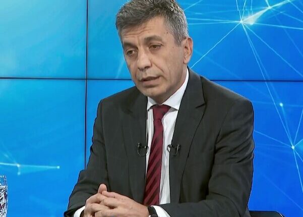 Mësimi i gjuhës ruse në shkollat e Kumanovës? -Flet Izet Mexhiti