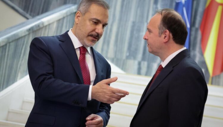 Hakan Fidan takon Afrim Gashin