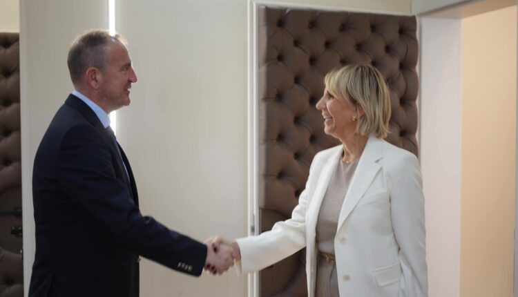 Taravari takon ambasadoren e Kroacisë Nives Tiganj