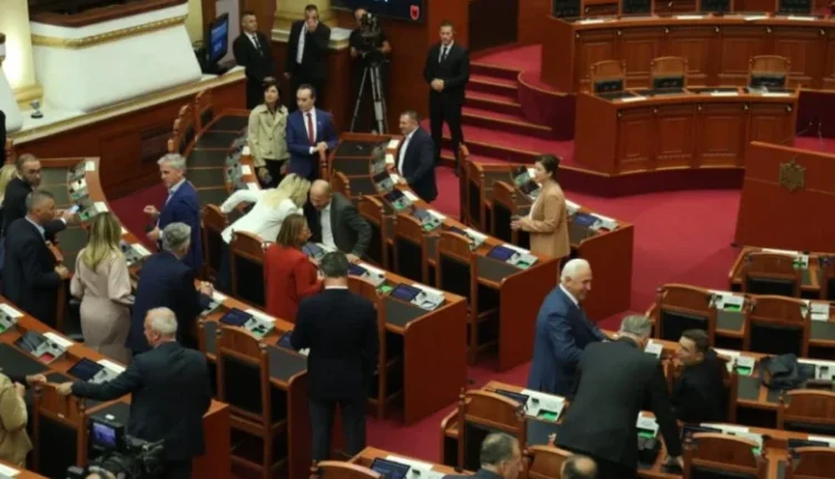 Tensionet në sallë dhe mbyllja e seancës, reagon Spiropali: Deputetët e PD e kanë kthyer Kuvendin në një skenë krimi