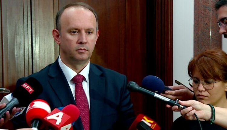 Gashi nuk do të thërrasë komision për Ligjin për “Branitellat”: Rregullorja nuk më lejon