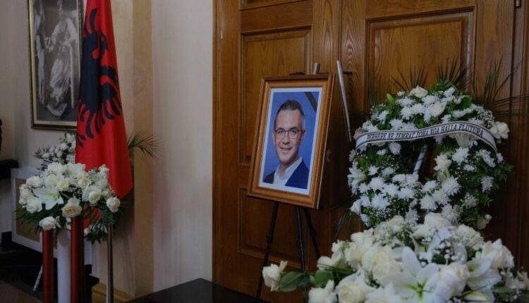 Kuvendi i Shqipërisë nderon ish-deputetin Gerti Bogdani