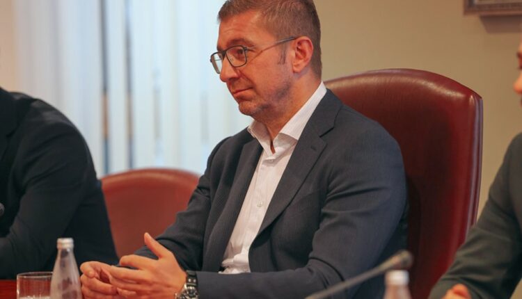 Mickoski: Në Bruksel do të përcjell zhgënjimin e qytetarëve për rrugën e vendit drejt BE-së