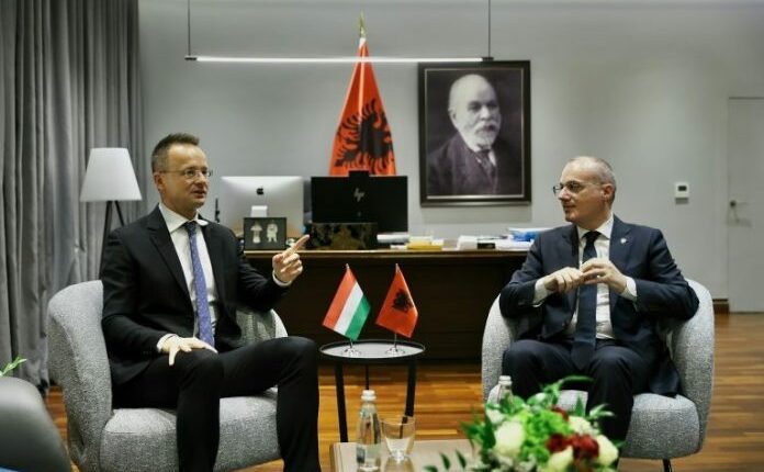 Hungaria thotë se Shqipëria e meriton plotësisht të nisë procesin e anëtarësimit në BE