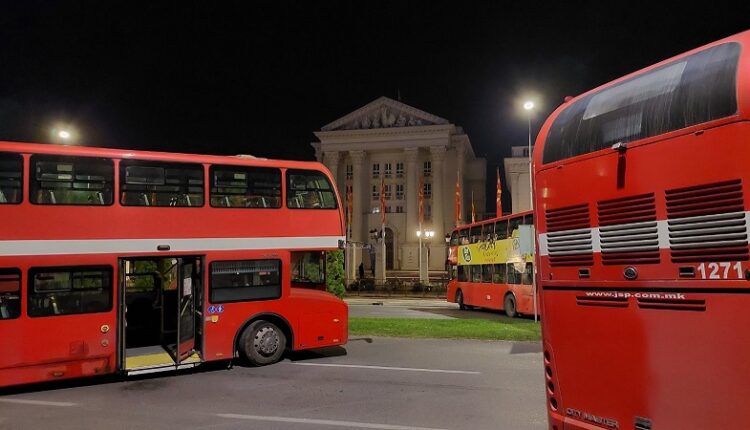 Qeveria nuk do të blejë autobusë