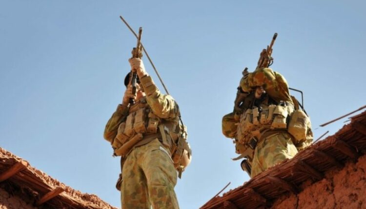 Australia ua heq medaljet disa komandantëve pas krimeve të dyshuara në Afganistan