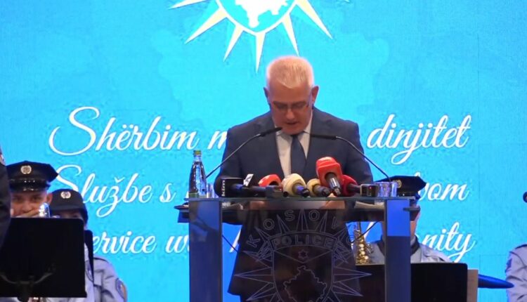 Sveçla, policëve: Qofshi shembulli më i mirë i fëmijëve që ëndërrojnë uniformën tuaj