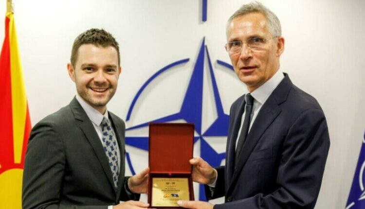 Mucunski-Stoltenberg: Roli juaj i rëndësishëm në vitet e trazuara forcoi dhe modernizoi NATO-n