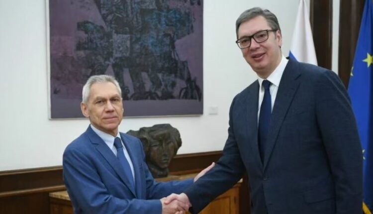 Vuçiq takohet me ambasadorin rus në Beograd, e njofton për “gjendjen e vështirë” në Kosovë
