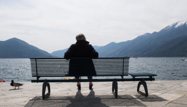 Zvicër, mbi 90 mijë të moshuar jetojnë të vetmuar