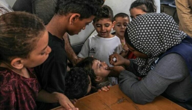 Agjencia e OKB-së për refugjatët palestinezë: Mbi 160 mijë fëmijë të vaksinuar kundër poliomielitit