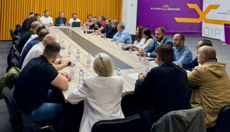 ASH nis ristrukturimin, ja vendimet e kryesisë