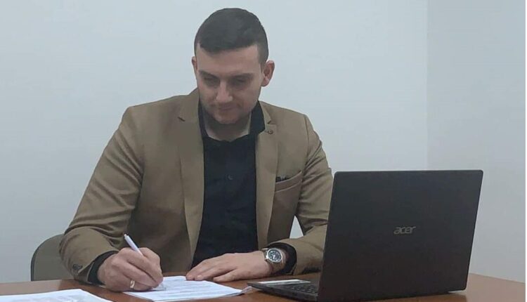 Drejtori Behar Emini kuadër i VLEN-Alternativës nuk i plotëson kushtet – pritet shkarkimi i tij?