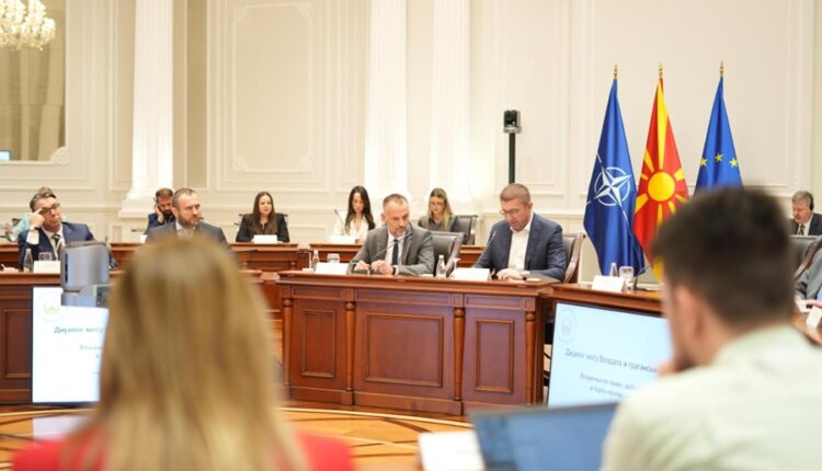 Fetai dhe Mickoski, prezantuan në dialogun midis Qeverisë dhe sektorit civil pwr shtetin e së drejtës